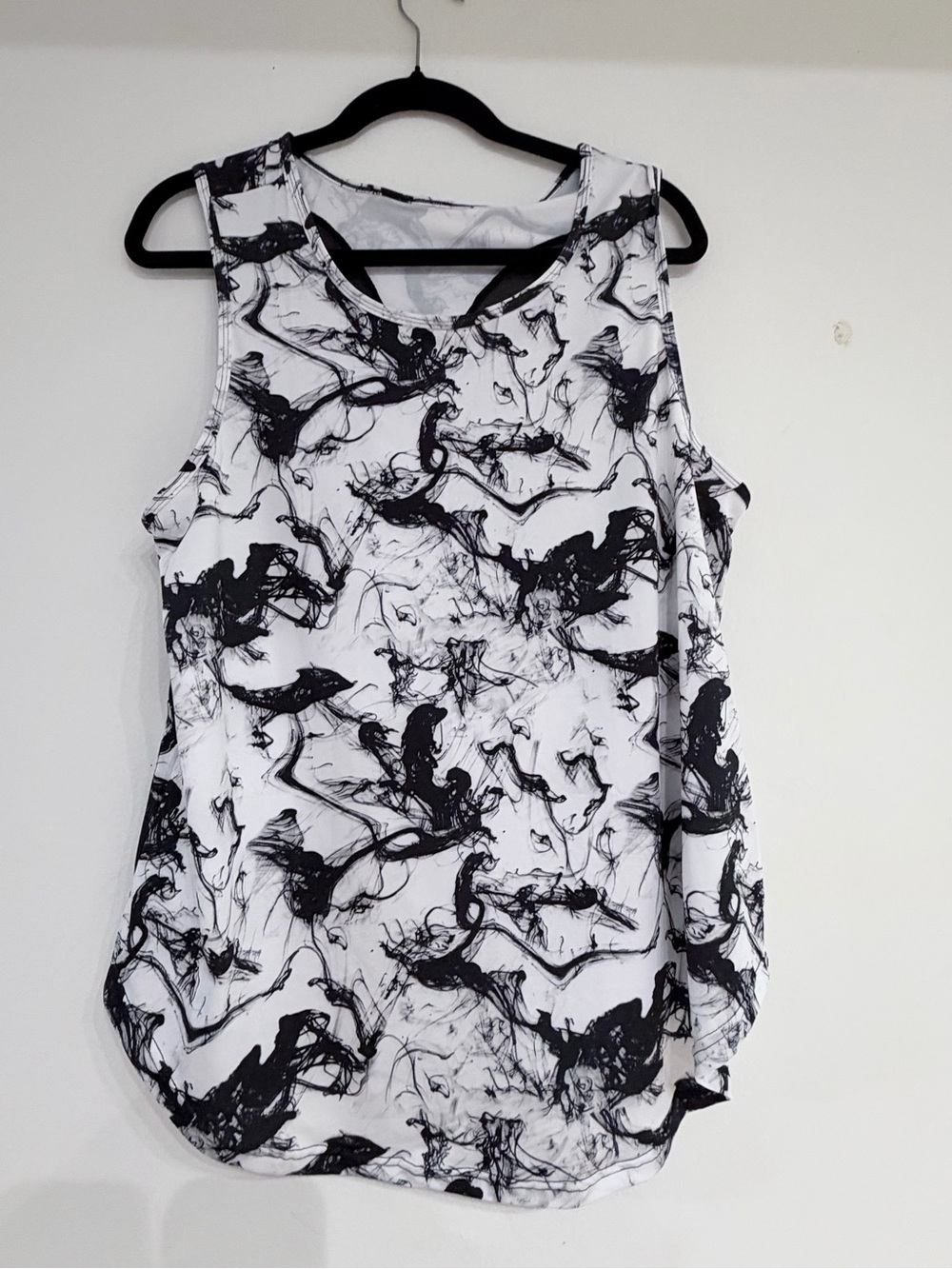 SHEIN Black & White Abstract Active Tank Top Size 1XL NWOT